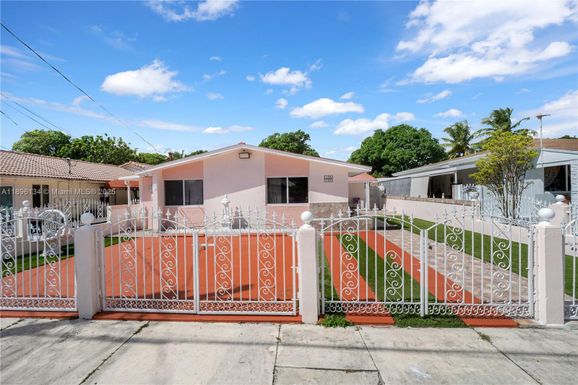 132 NW 18th Ave, Miami FL 33125
