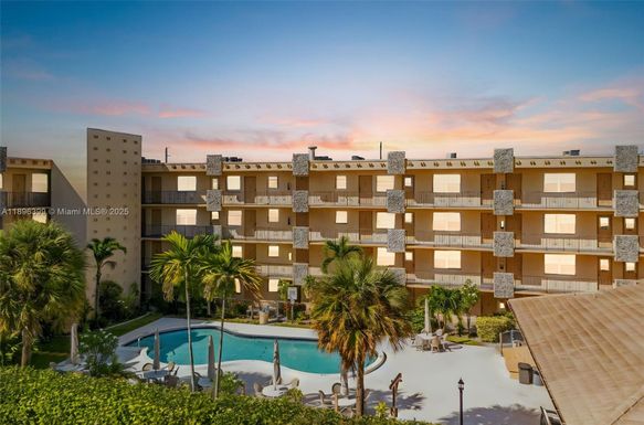 2145 Pierce St # 305, Hollywood FL 33020