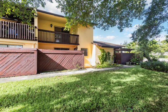 6651 SW 137th Ct # 3B, Miami FL 33183