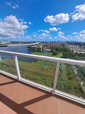 5077 NW 7th St, Miami FL 33126