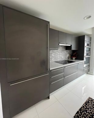 7875 NW 107th ave # 412, Miami FL 33178