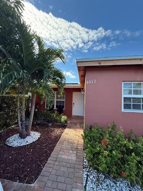 6922 SW 18th Ct, North Lauderdale FL 33068
