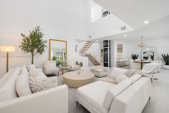 2000 S Bayshore Dr # 4, Coconut Grove FL 33133