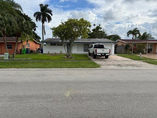 8600 NW 27th Pl, Sunrise FL 33322