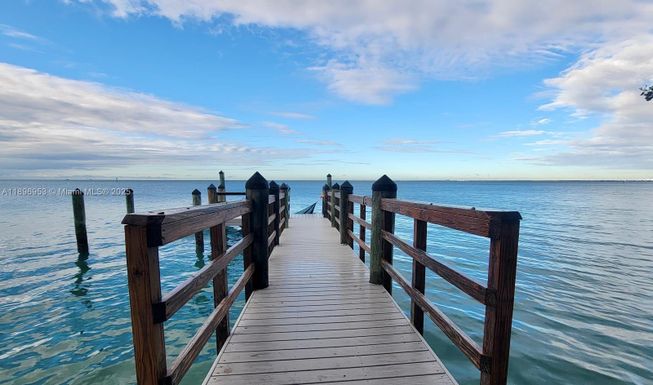 640 S Mashta Dr, Key Biscayne FL 33149