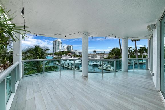 7918 Harbor Island Dr # 207, North Bay Village FL 33141