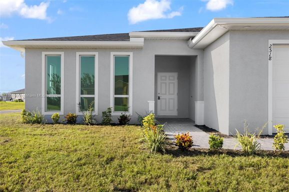 2518 NW 10TH TER, Cape Coral FL 33993