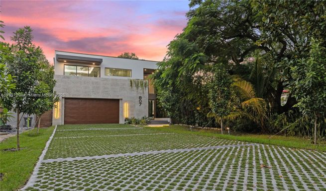 807 SW 12th Ave, Fort Lauderdale FL 33312