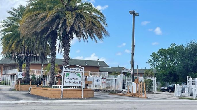 271 NW 177th  St # 104, Miami Gardens FL 33169