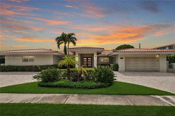 2240 Magnolia Dr, North Miami FL 33181