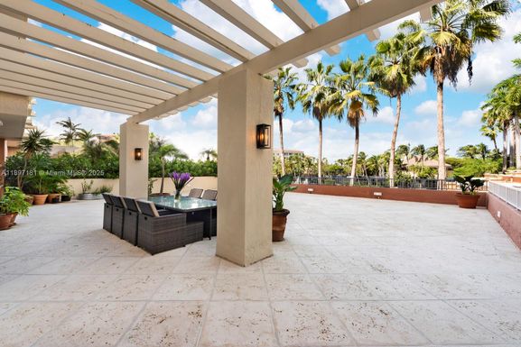 765 Crandon Blvd # 102, Key Biscayne FL 33149