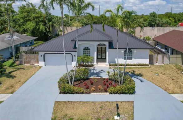 3409 Diane Dr, Boynton Beach FL 33435