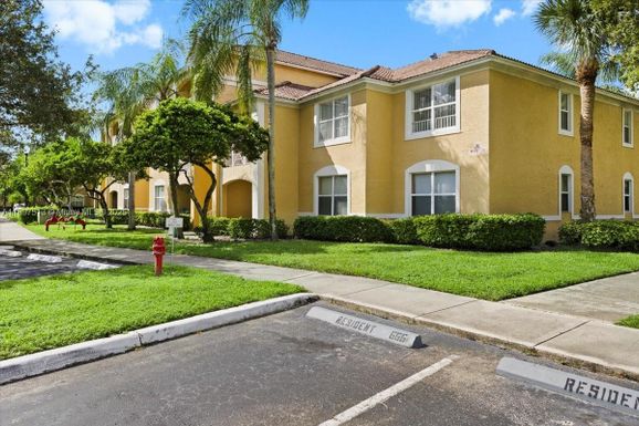 5520 NW 61st St # 213, Coconut Creek FL 33073