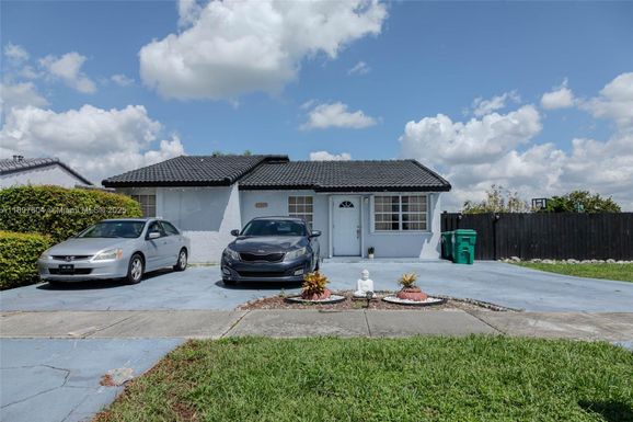 13337 NW 3rd Ln, Miami FL 33182
