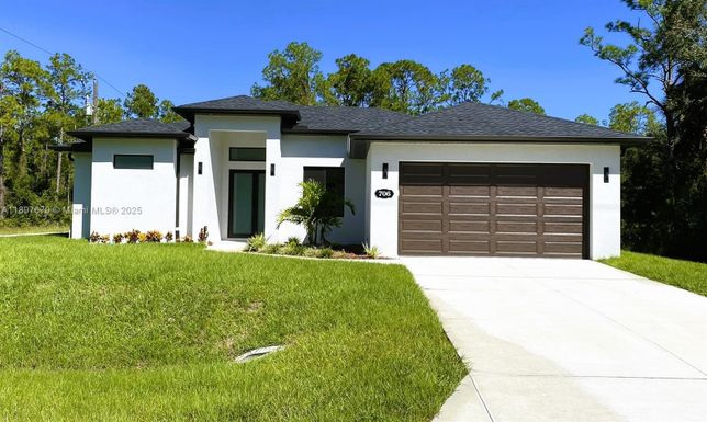 706 W 10th ST, Lehigh Acres FL 33972