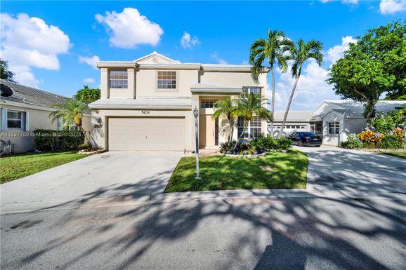 9602 NW 8th Cir, Plantation FL 33324