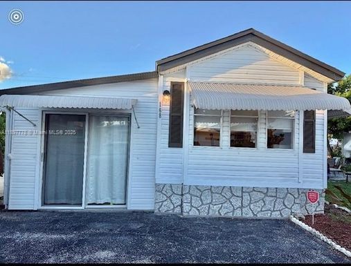 875 NE 48th St Lot 168, Deerfield Beach FL 33064