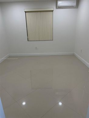 XX E X # 0, Hialeah FL 33013