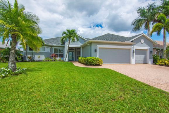 4670 SW Stephanie Ln SW, Vero Beach FL 32968