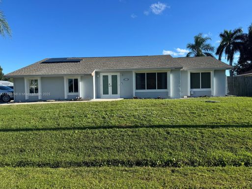 2492 SE Rival Ave, Port St. Lucie FL 34952