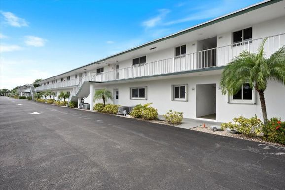 11 Garden St # 107, Tequesta FL 33469