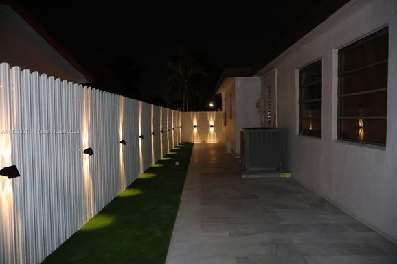 9701 SW 30th St # 9701, Miami FL 33165