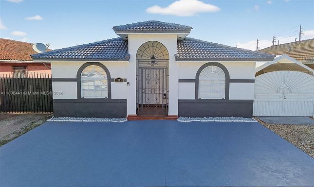 7645 W 34 LN, Hialeah FL 33018