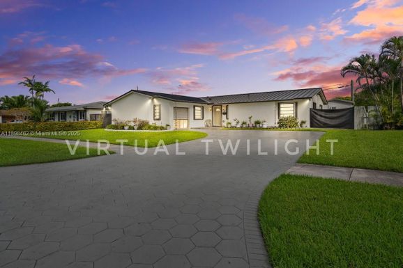 9817 SW 194th St, Cutler Bay FL 33157
