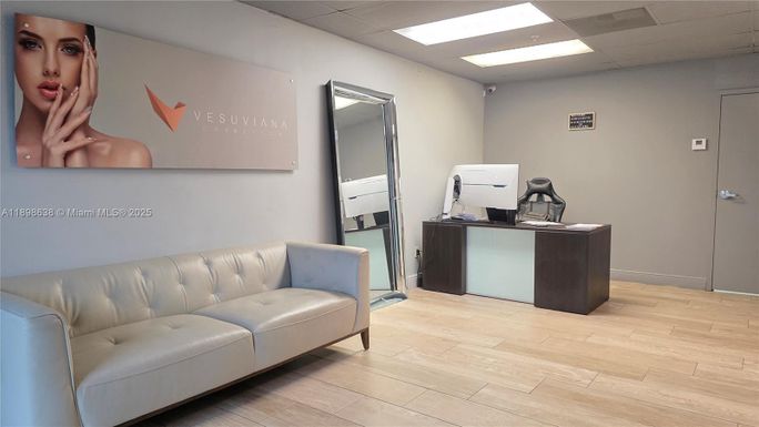 7762 NW 46th St, Doral FL 33166