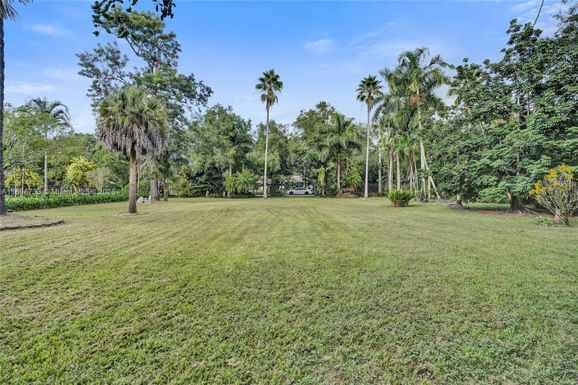 14270 SW 20th Street, Davie FL 33325