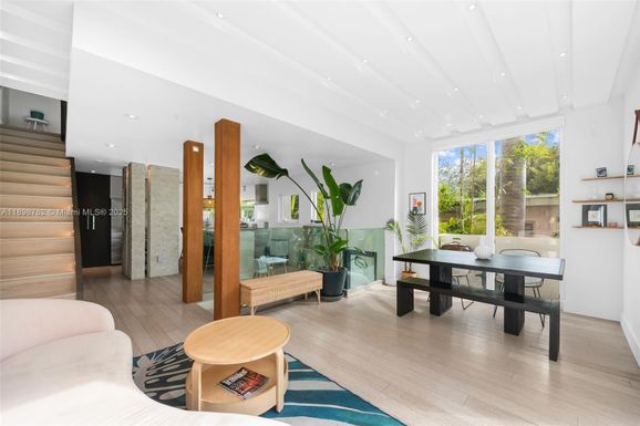 1024 Lenox Ave # 4, Miami Beach FL 33139