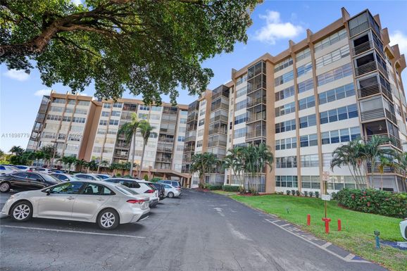 1200 Saint Charles Pl # 413, Pembroke Pines FL 33026