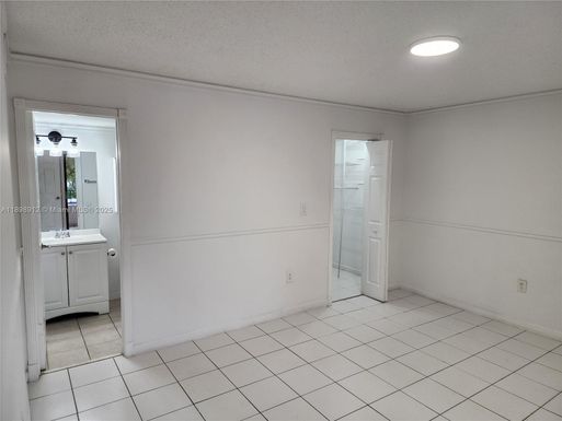 10879 NW 7th St # 34, Miami FL 33172