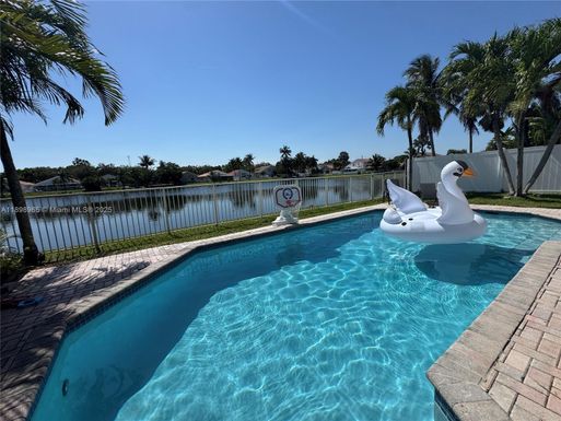 4943 SW 33rd Way, Hollywood FL 33312