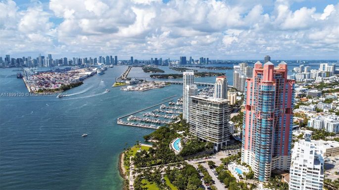 300 S Pointe Dr # 3105, Miami Beach FL 33139