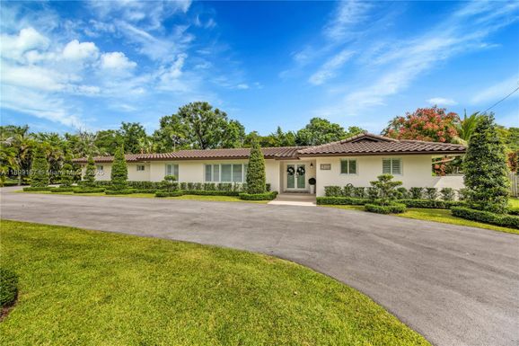 18455 SW 80th Ave, Cutler Bay FL 33157