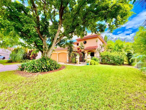 542 NW 39th Ter, Deerfield Beach FL 33442