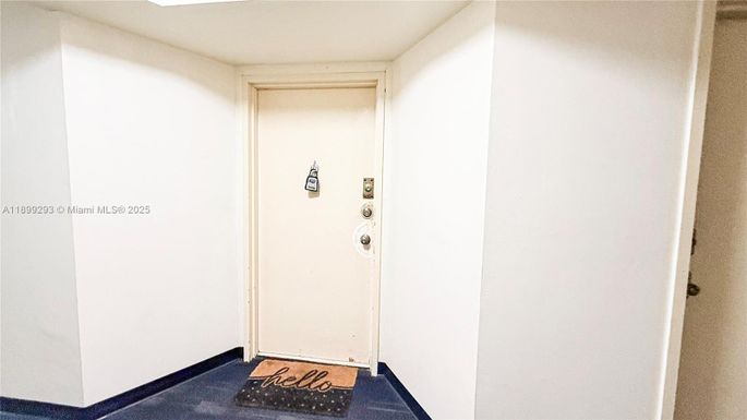 1351 NE Miami Gardens Dr # 1423E, Miami FL 33179