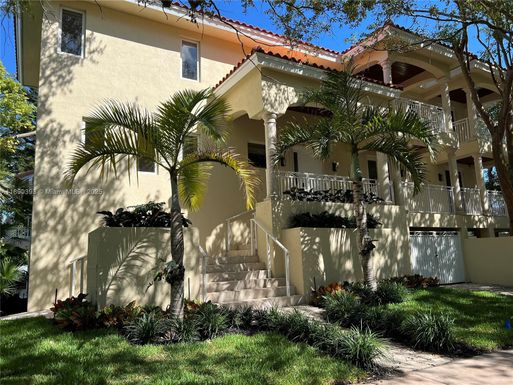 573 Satinwood Dr, Key Biscayne FL 33149