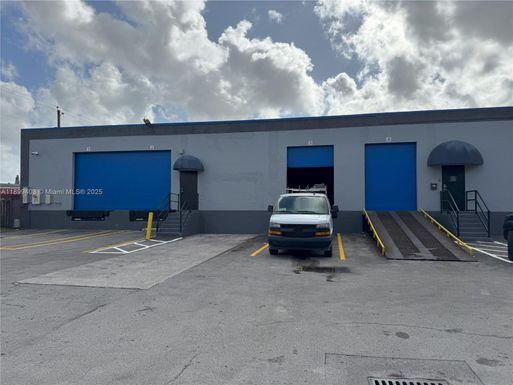 8115 NW 74th Ave, Medley FL 33166