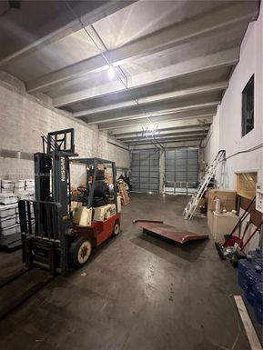 6156 NW 74th Ave, Miami FL 33166