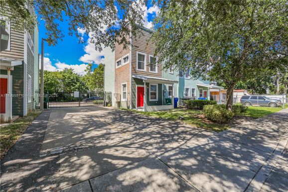 6960 NW 4th Ave # 3, Miami FL 33150