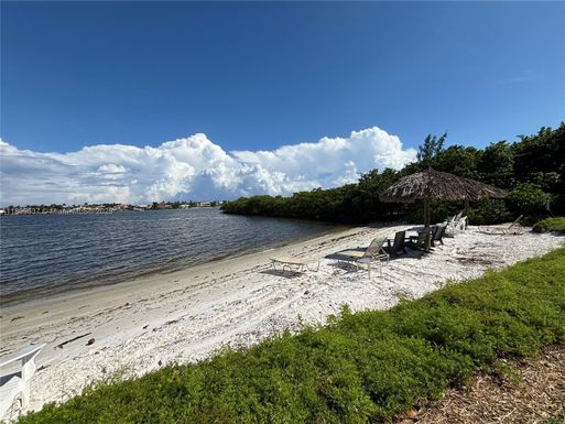 900 Scotia Dr # 103, Hypoluxo FL 33462