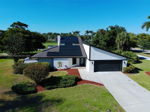 16701 Bobcat Dr, Fort Myers FL 33908