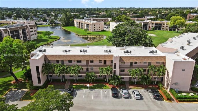10402 Sunrise Lakes Blvd # 103, Sunrise FL 33322