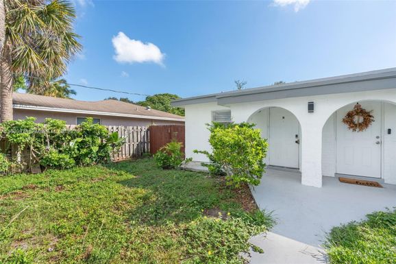 308 NW 2nd Ave, Deerfield Beach FL 33441
