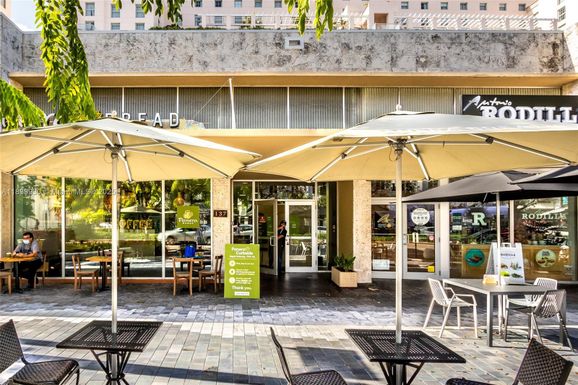 137 Miracle Mile, Coral Gables FL 33134