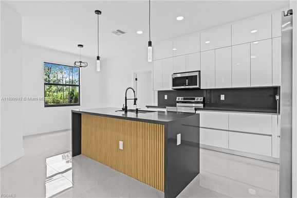 620 Raintree St E # 0, Other City - In The State Of Florida FL 33974