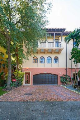 6223 Paradise Point Dr, Palmetto Bay FL 33157