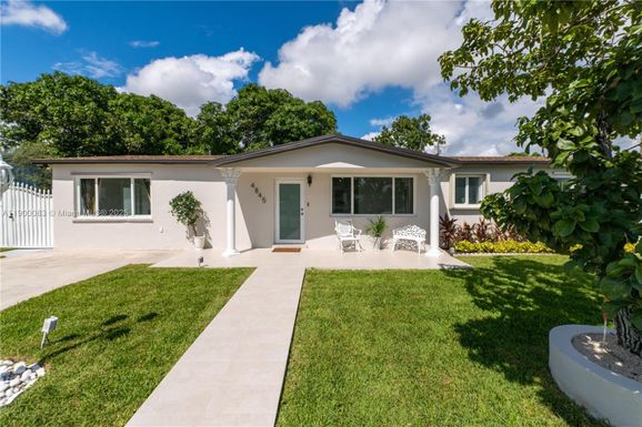 4845 NW 169th St, Miami Gardens FL 33055